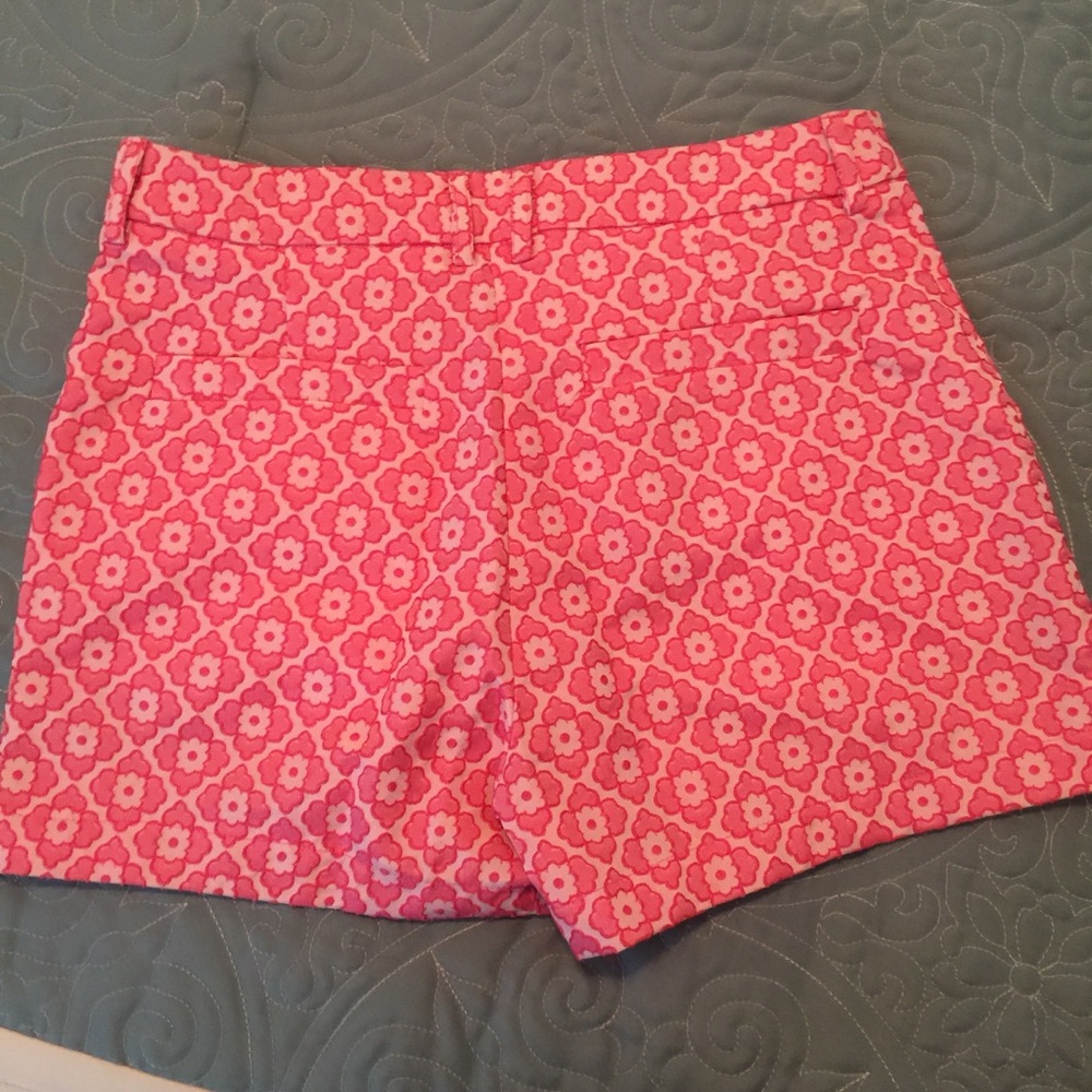 🌸 Pink Patterned Shorts 🌸 - Picture 3 of 3