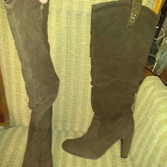 Boots-- - Picture 2 of 2