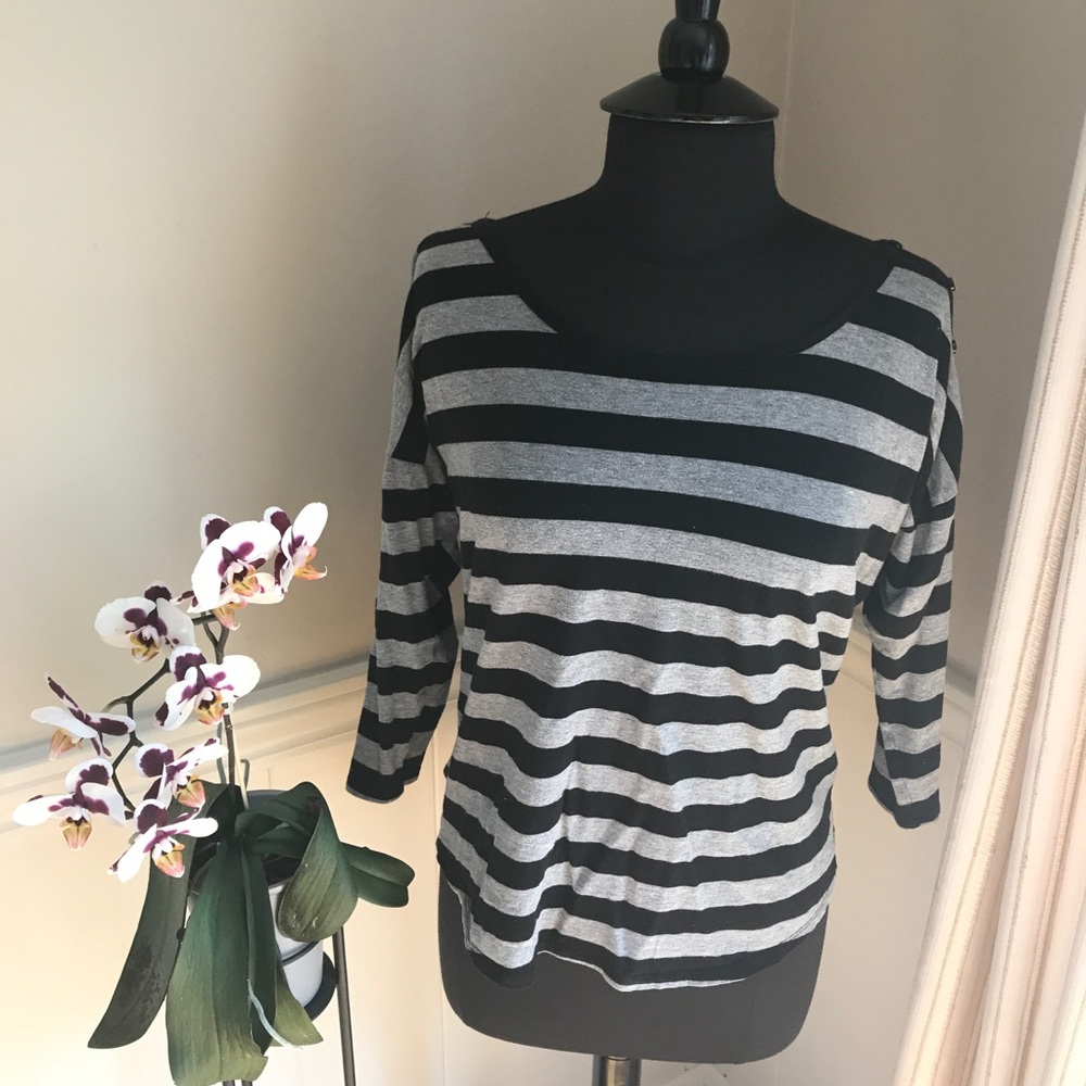 Gap Long Sleeved TShirt