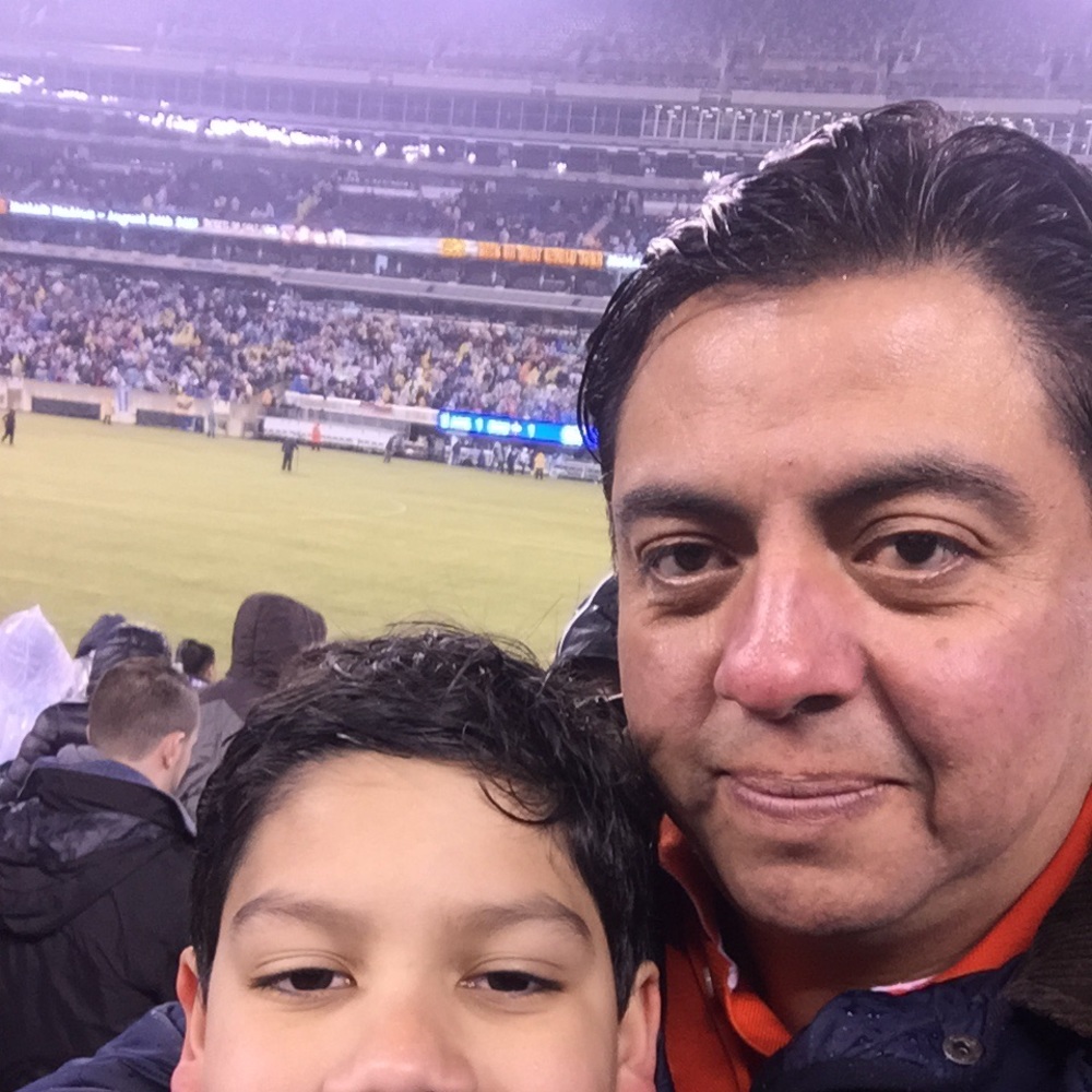 Meet your Posher, Carlos