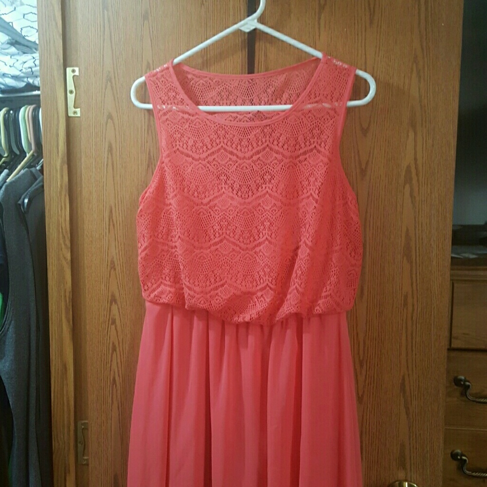Bisou Bisou coral dress