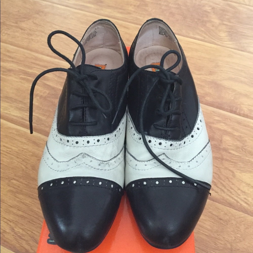 Miz Mooz lace up oxfords in black/white.
