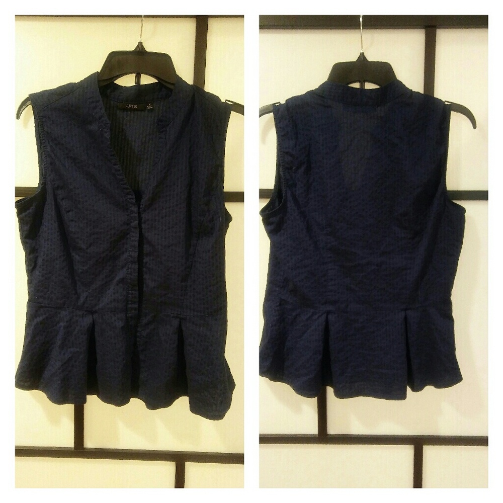 Apt. 9 ruffle hem shirt navy medium