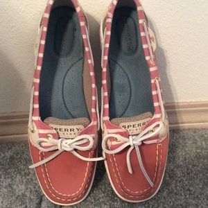 Sperry top-sider boat shoe
