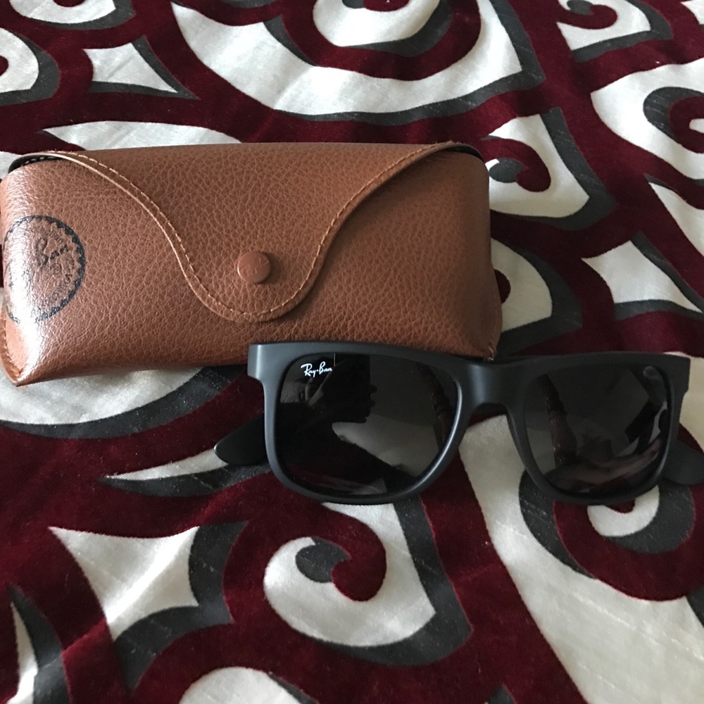 ❌SOLD❌🚫Ray ban Justin