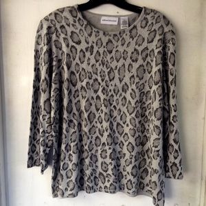 XL Silvery Gray Animal Print Sweater XL Silvery Gray Animal Print Sweater