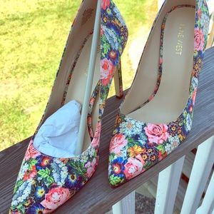 NINE WEST Heels