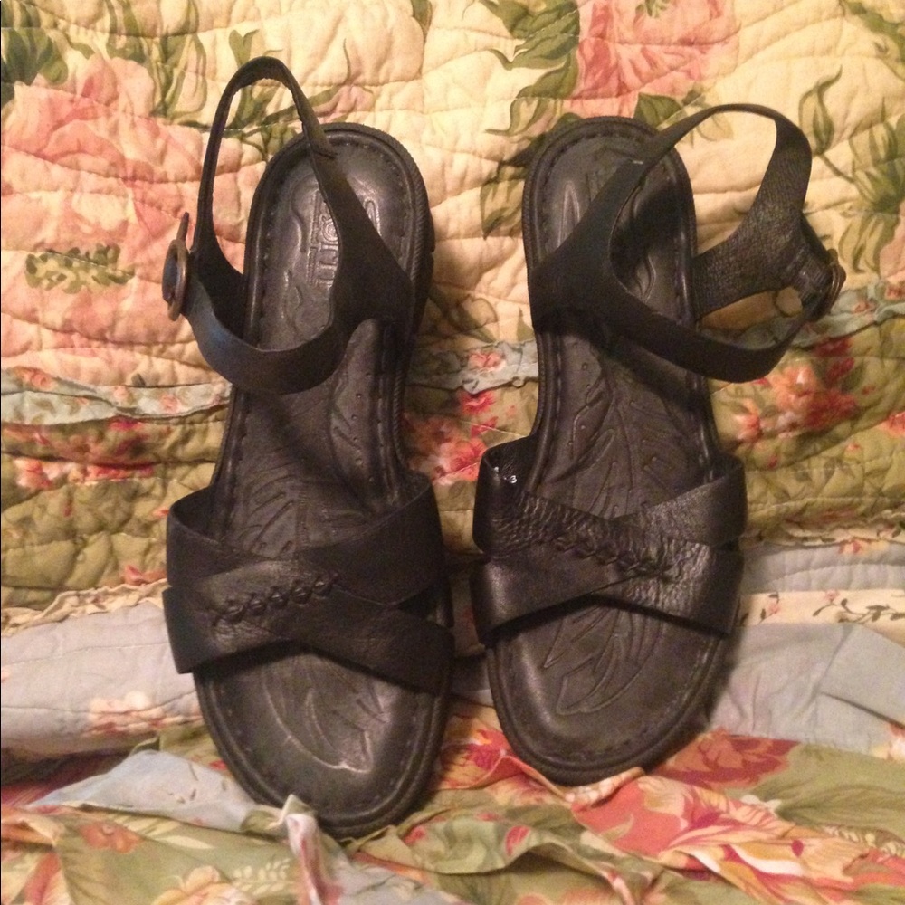 Born sandals