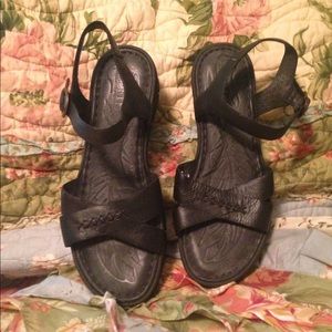 Born sandals