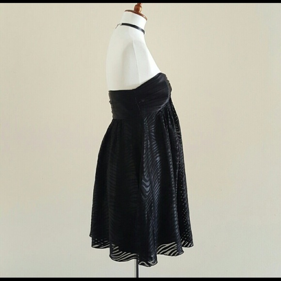 Express Black Strapless Dress - Picture 3 of 4