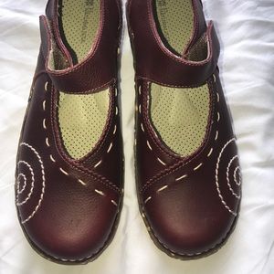 El Naturalista Women's  39 Rioja  Mary Jane Clogs