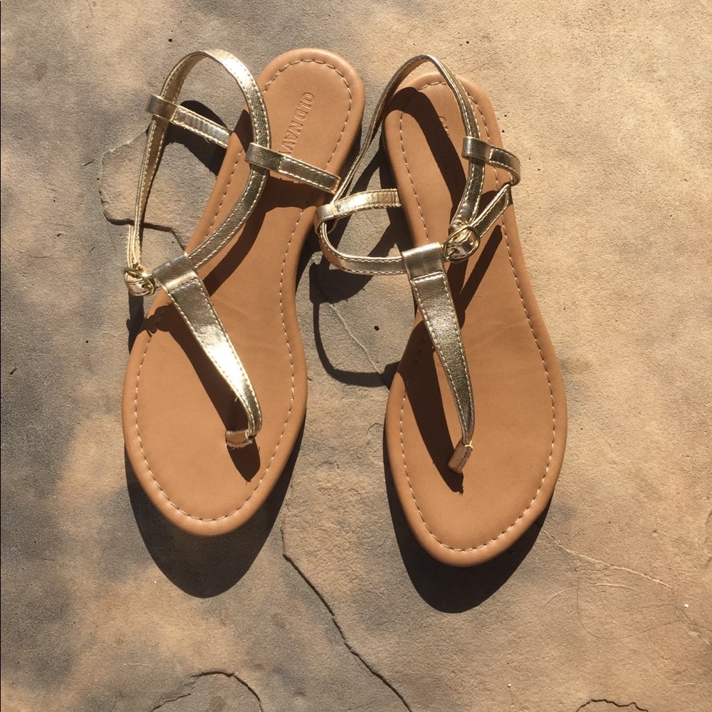 Old navy thong  sandals