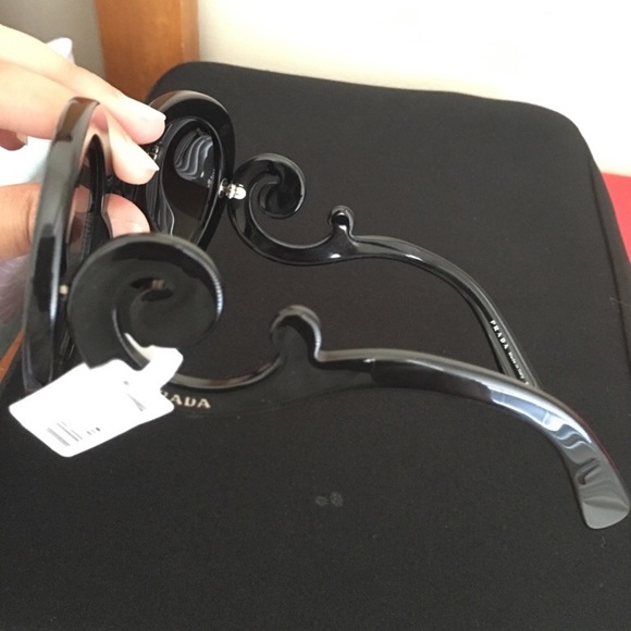Prada sunglasses (brand new) main image 4