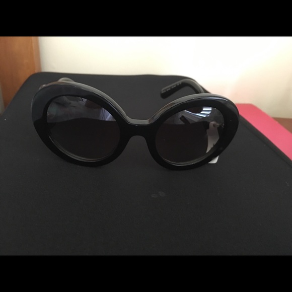 Prada sunglasses (brand new)