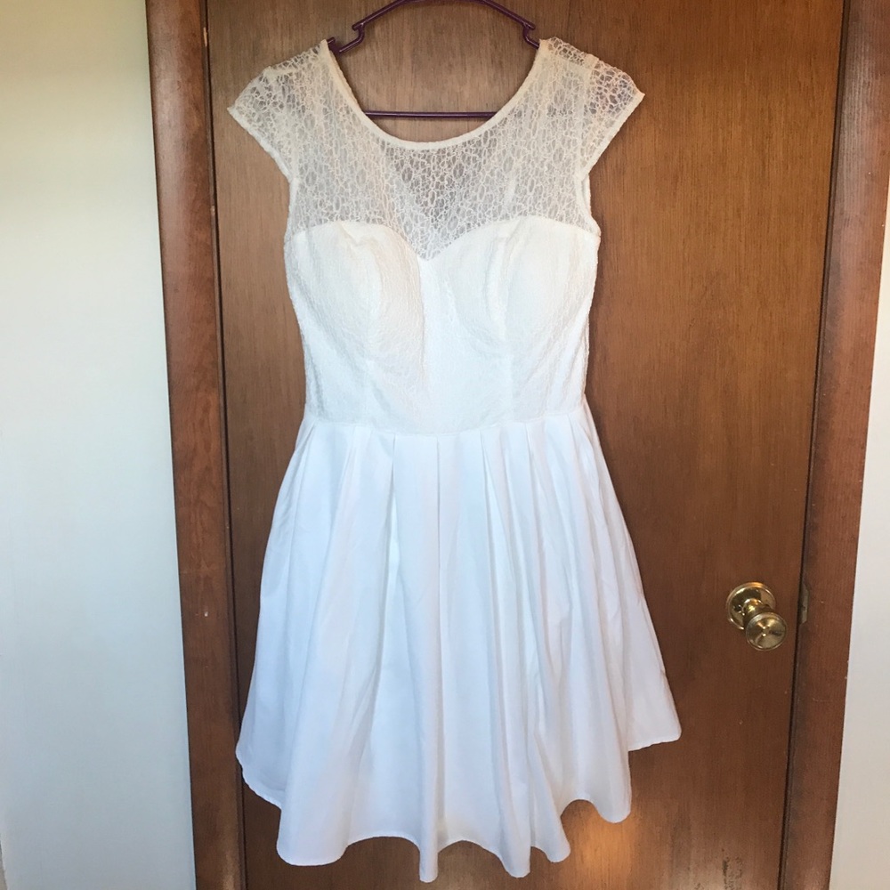 NWT White Chi Chi London Dress