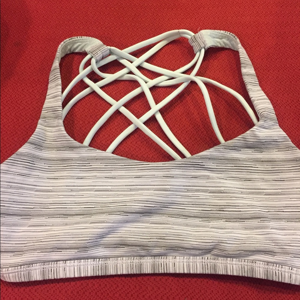 🍋Lululemon Free To Be Bra