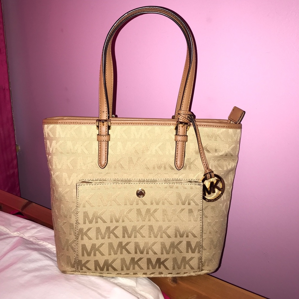 MK Jet Set Medium Top Zip Snap Pocket Tote