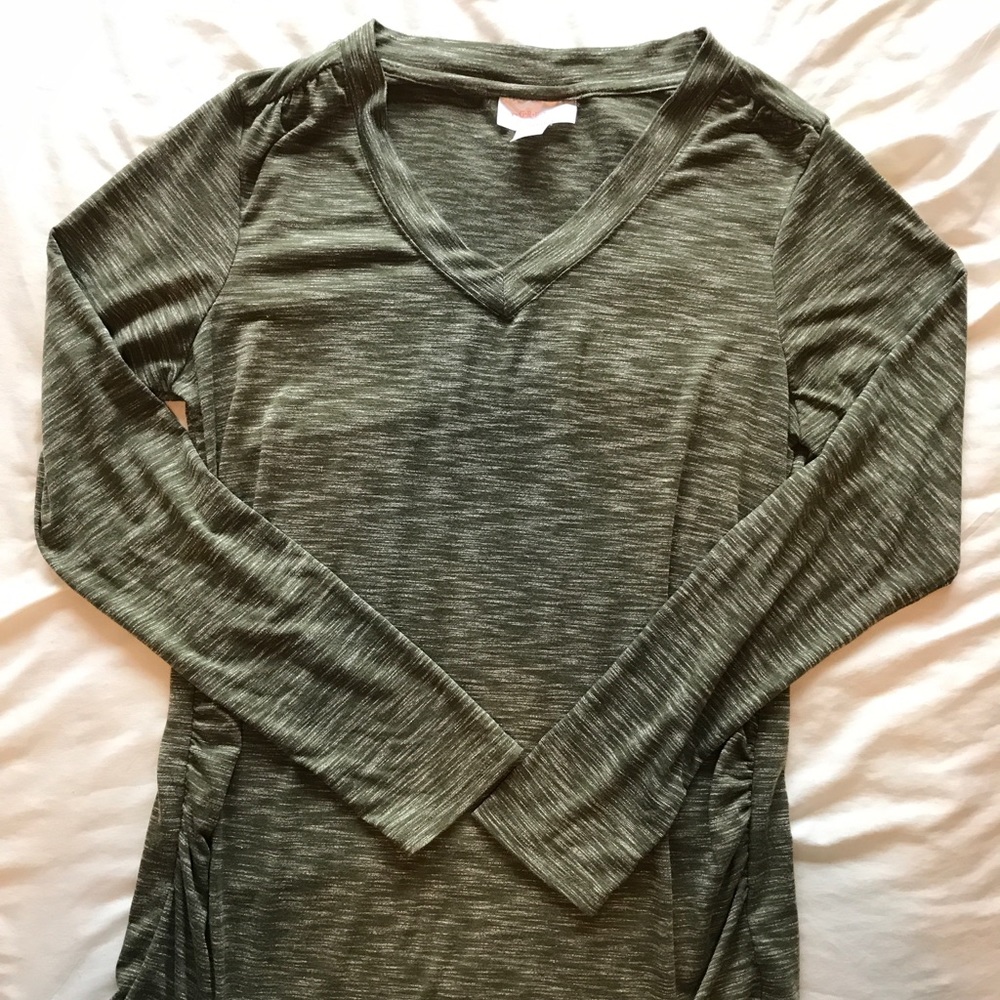 Two long sleeve maternity tees