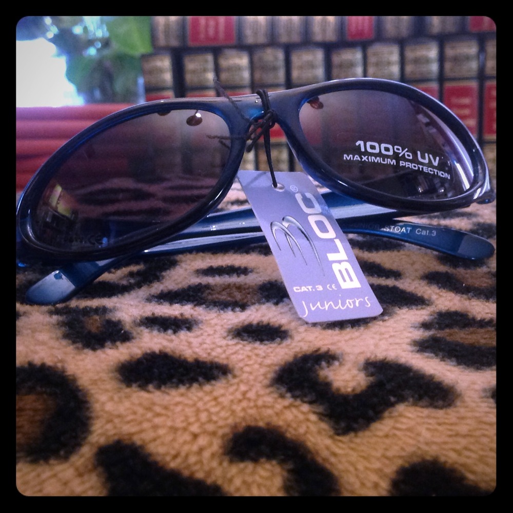 NWT BLOC Juniors sunglasses