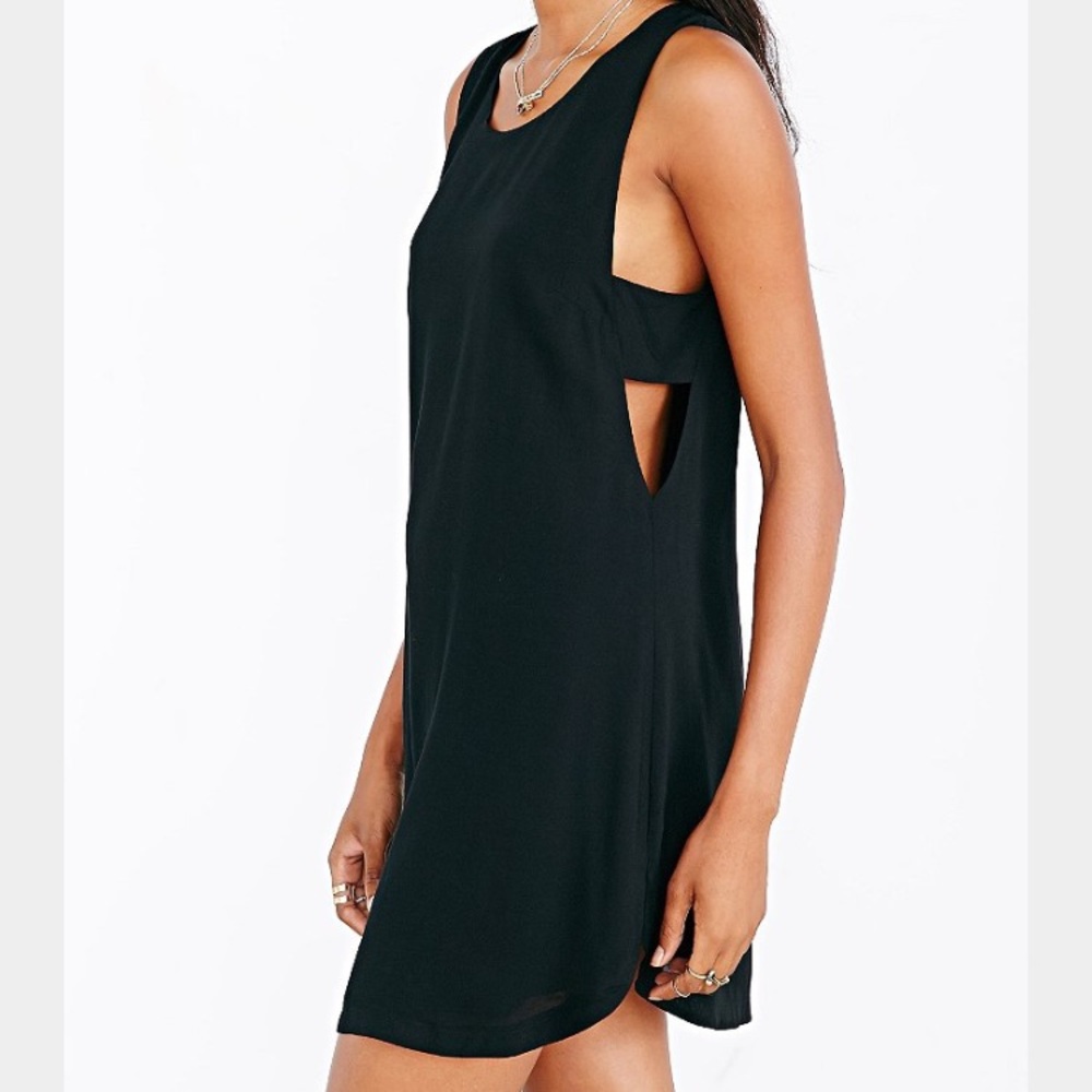 Black cutout tank top shift dress
