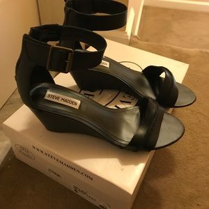 EUC Steve Madden Wedge