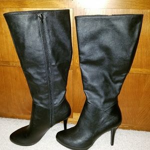 NWOT Sz 9 Black Platform Heeled Boots