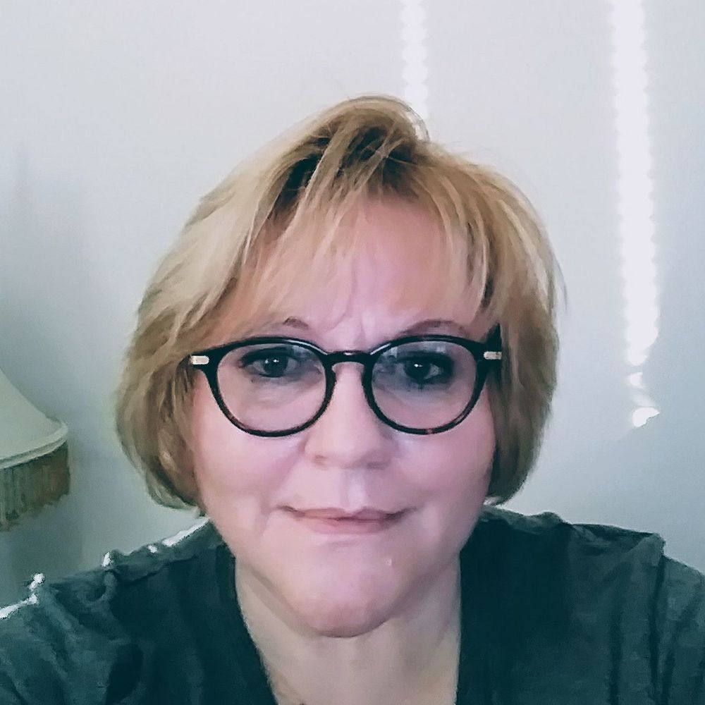 Meet your Posher, Connie