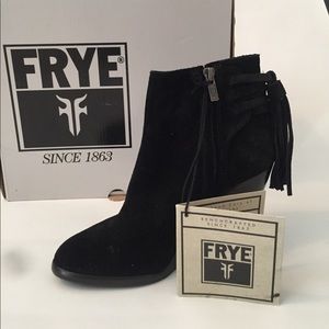 Frye CECE Tassel Lace Boots. Black. Size 6 1/2.