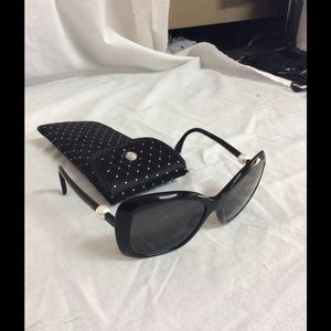 Black Geniune Chanel sunglasses. Black Geniune Chanel sunglasses.
