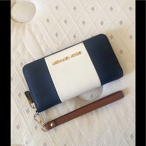 Michael Michael Kors Colorblock Wristlet