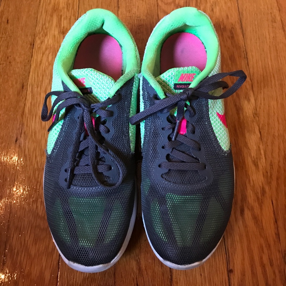 Nike Revolution 3