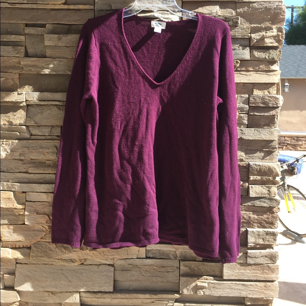 Old navy v neck sweater