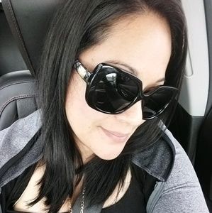 Meet your Posher, Leticia