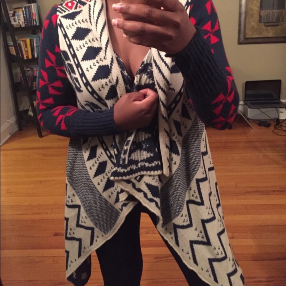 Sweater - Picture 4 of 4
