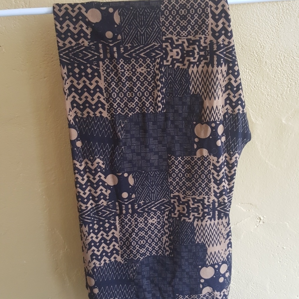 Black and Gold TC leggings