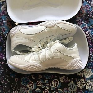 Brand new Nifinity Evolution Size 8 Cheer shoes