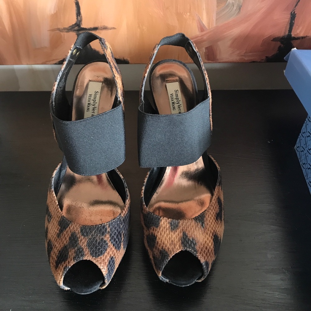 Simply Vera Wang 4" platform cheetah print heels