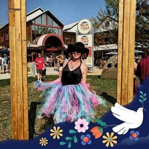 Meet your Posher, Lauren