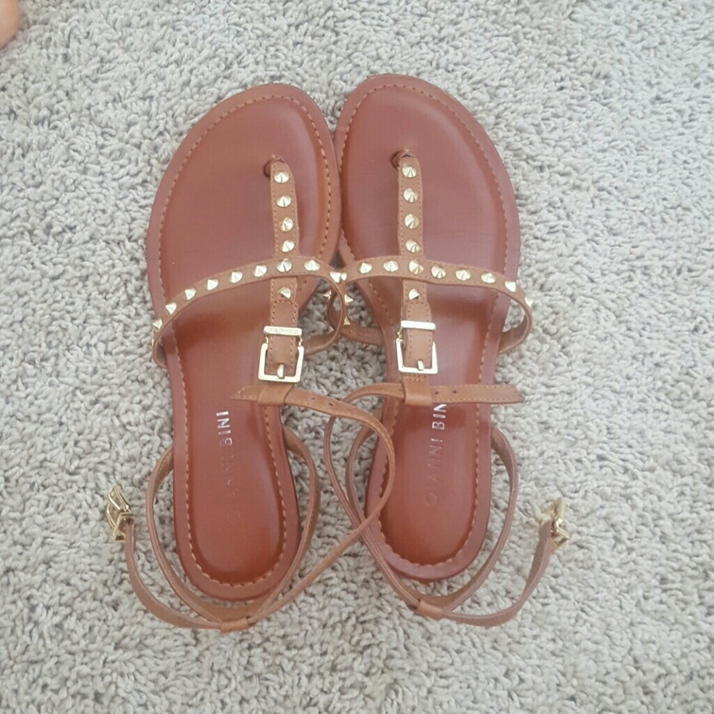 Gianni Bini sandals