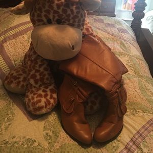 Boots - sit just below the knee. 7.5 wide width