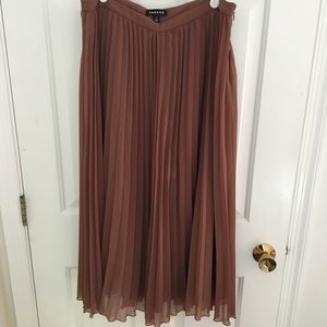 Nordstrom Trouve pleated skirt