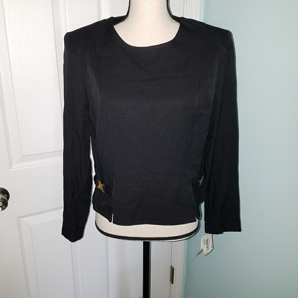 ⚡️Sale Nwt Zippered Back Top
