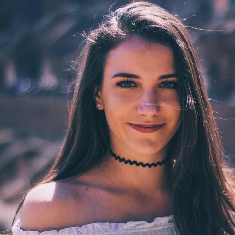 Meet your Posher, Joia