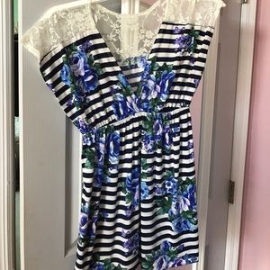 Fun print top, size M