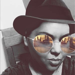 Meet your Posher, Sandra