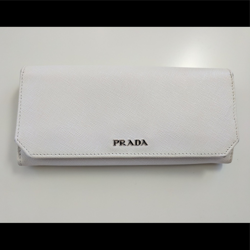 Prada Wallet - 100% Authentic