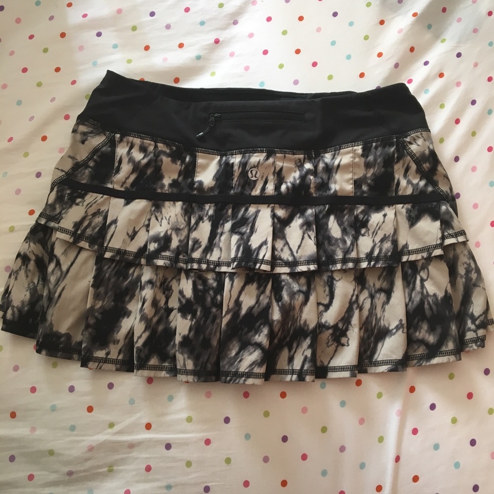 *SOLD* Lululemon Pacemaker Skirt