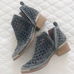 Jeffery Campbell tagalong bootie
