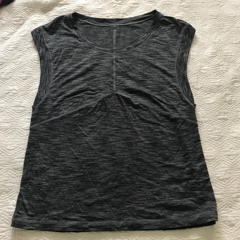 Lululemon heather black muscle tee. Size 6