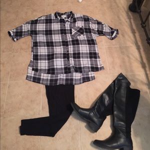 Fashionable Black and White Tunic